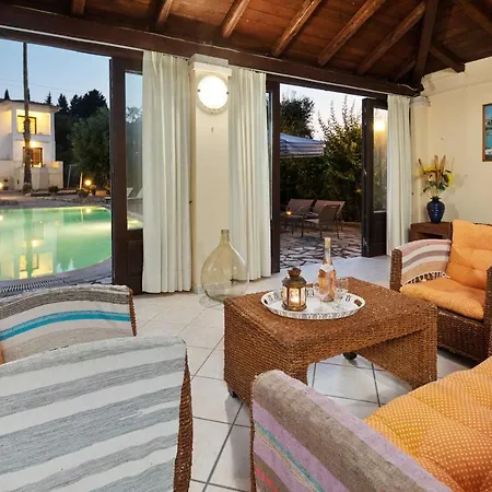 Lianolia * Περίθεια